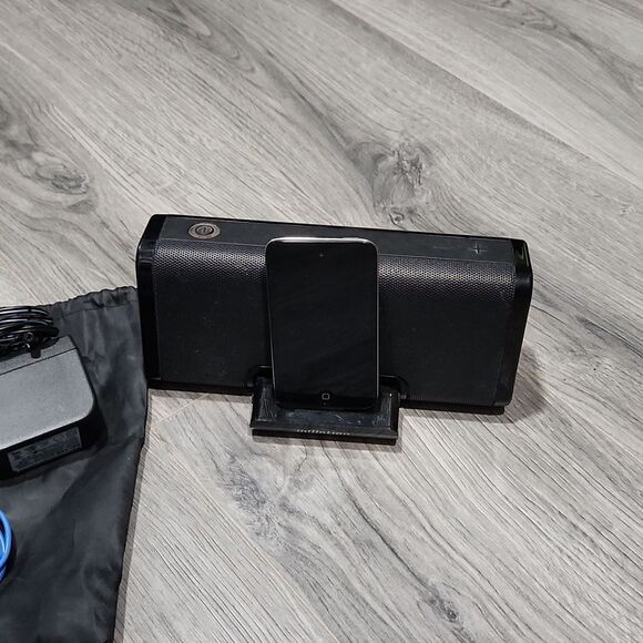 RARE FIND Ipod Touch 4th GEN & Altic Lansing InMotion Sansa Ipod Boombox Set - Picture 2 of 5
